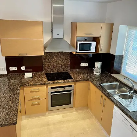Fairway Gardens Holiday home *